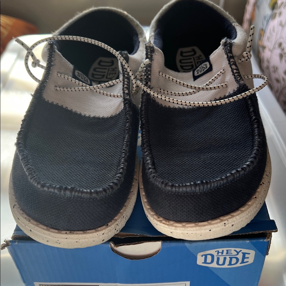 Hey Dude Wally Youth Tri Varsity Shoes in Navy
